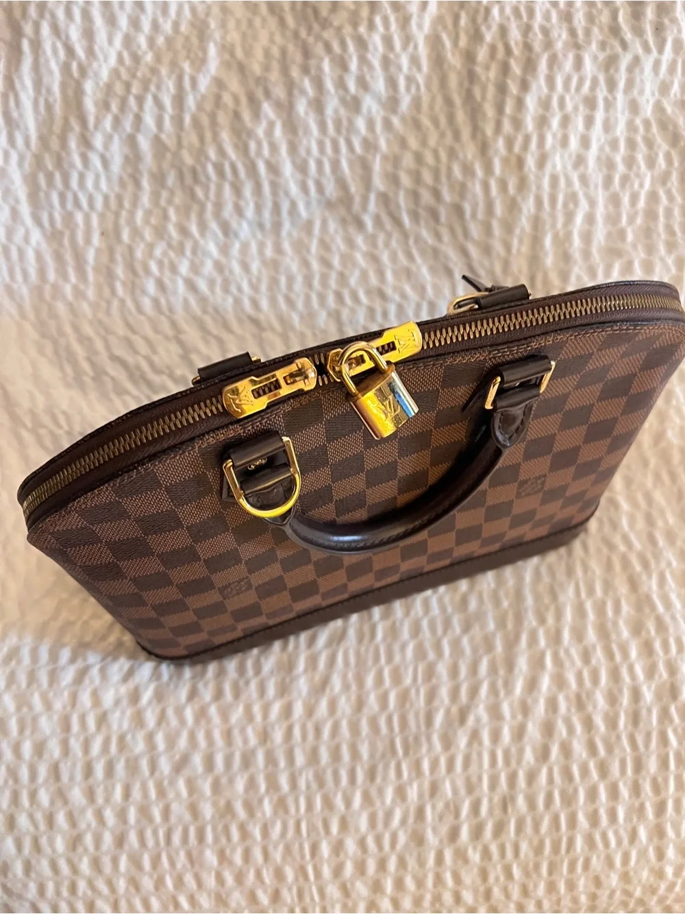 Authentic Louis Vuitton Damier Alma PM